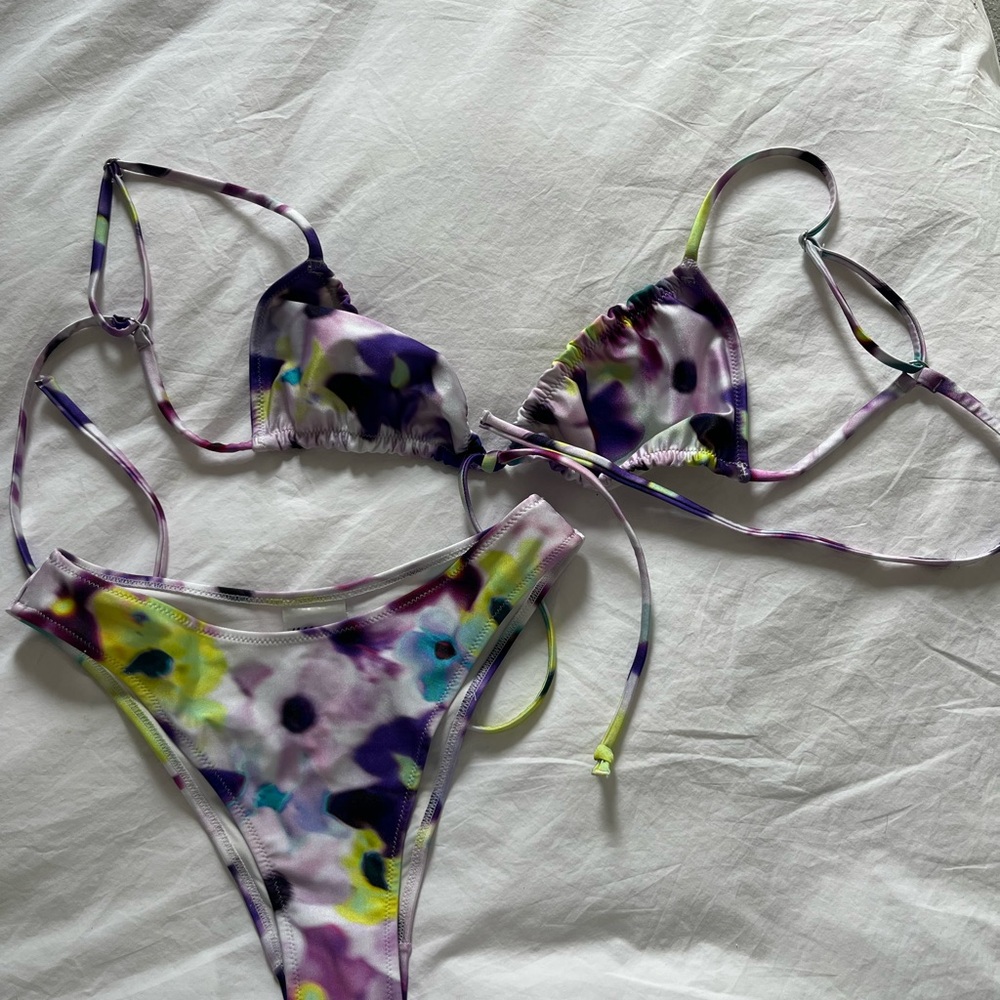 H&M Multicolor Bikini Top